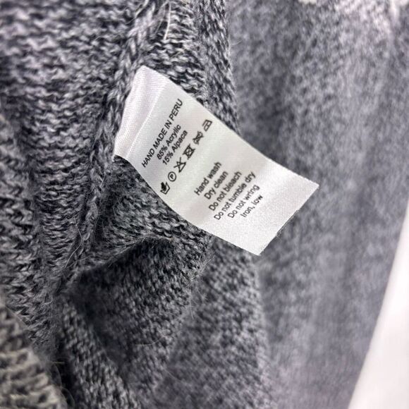 The Alpaca Connection Grey with Aztec Print Hooded Zip Up Sweater Size Large - Picture 6 of 6